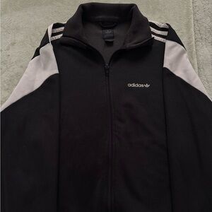 adidas logo print up sweatshirt (only worn once)